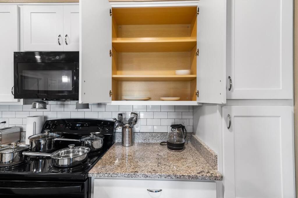 Elegant 1Br/1Ba Condo With Pool, Gym And Laundry Melbourne Extérieur photo
