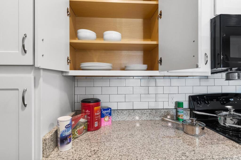 Elegant 1Br/1Ba Condo With Pool, Gym And Laundry Melbourne Extérieur photo