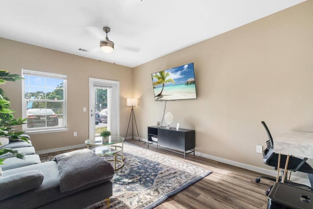 Elegant 1Br/1Ba Condo With Pool, Gym And Laundry Melbourne Extérieur photo