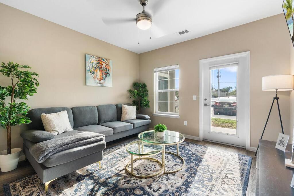 Elegant 1Br/1Ba Condo With Pool, Gym And Laundry Melbourne Extérieur photo