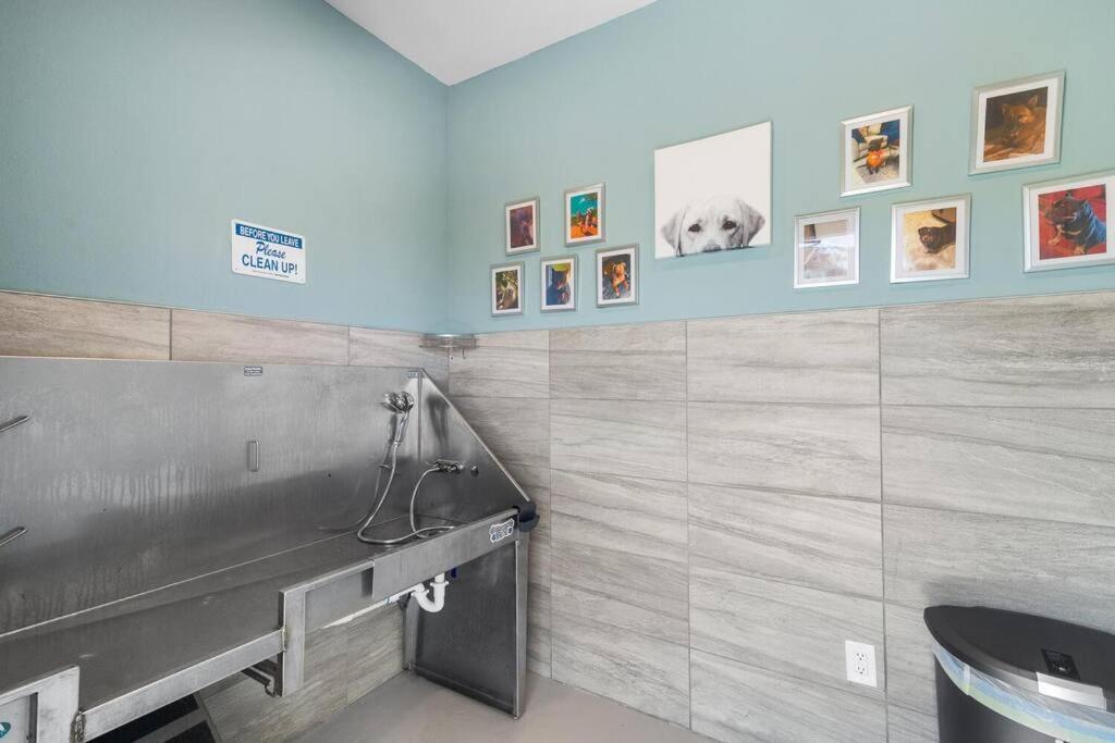 Elegant 1Br/1Ba Condo With Pool, Gym And Laundry Melbourne Extérieur photo