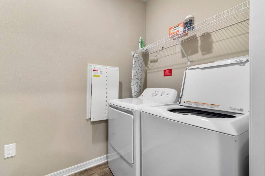Elegant 1Br/1Ba Condo With Pool, Gym And Laundry Melbourne Extérieur photo