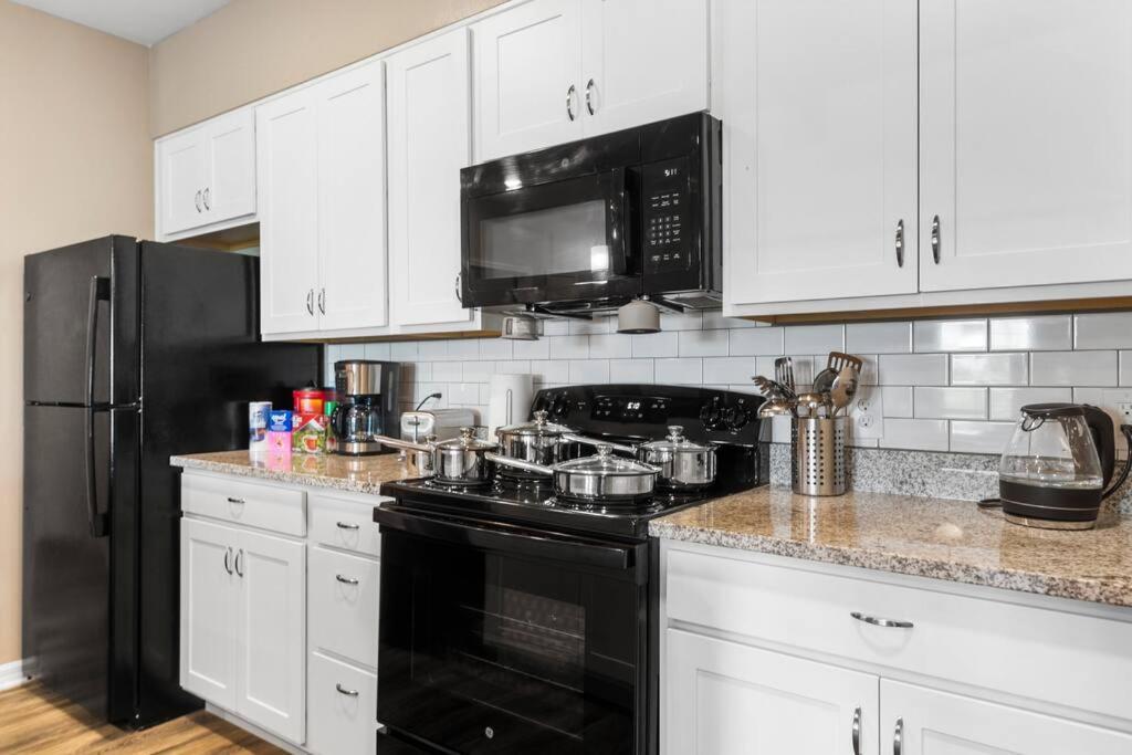 Elegant 1Br/1Ba Condo With Pool, Gym And Laundry Melbourne Extérieur photo